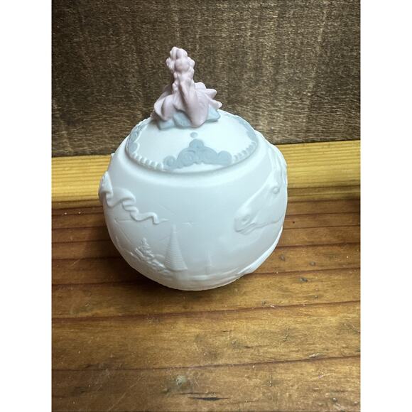 Vintage LLADRO 2002 Christmas Ball Ornament Porcelain Blue/White In Box